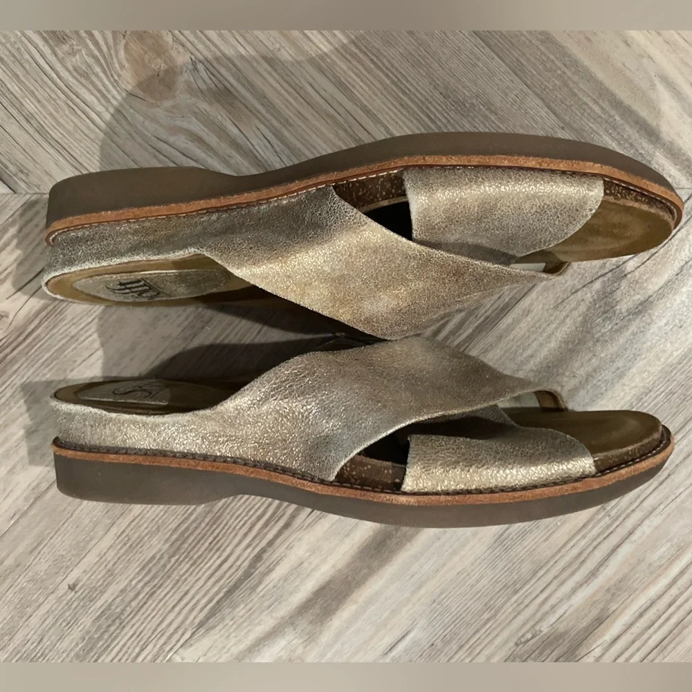 Metallic Sandals - Picture 3 of 4